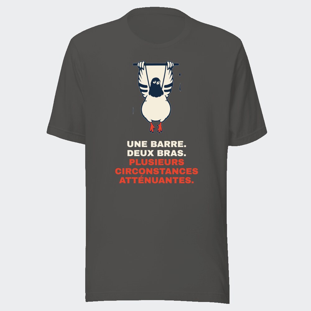 T-shirt anthracite « Une barre. Deux bras. Plusieurs circonstances attenuantes. »