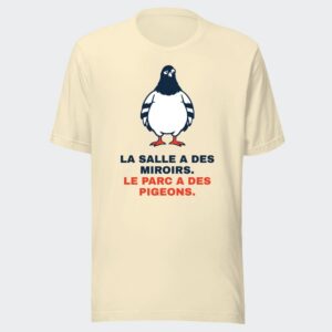 T-shirt écru « La salle a des miroirs. Le parc a des pigeons. »